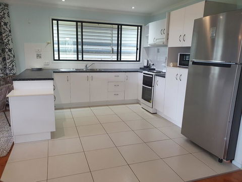 27 Bomburra Court - Rainbow Beach, Spacious, Comfortable, Large Deck, Private - Accommodation Asia 3