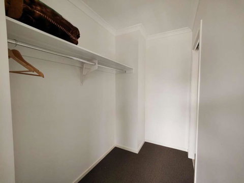 Beautiful 4 Bedrooms Houses - Accommodation Guide 2