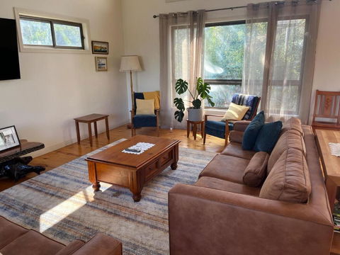 Bettys - Accommodation Asia 0