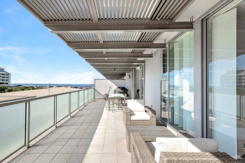 Cairns Coastal Charmer - Your Waterfront Sanctuary - Accommodation Guide 3