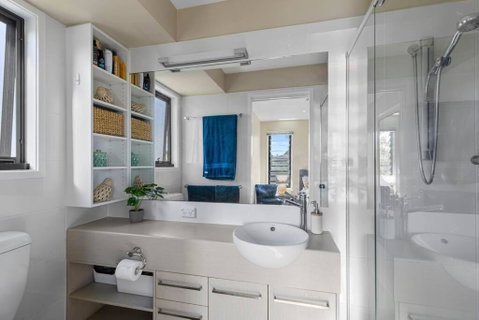 Catch The Breeze - Accommodation Guide 2