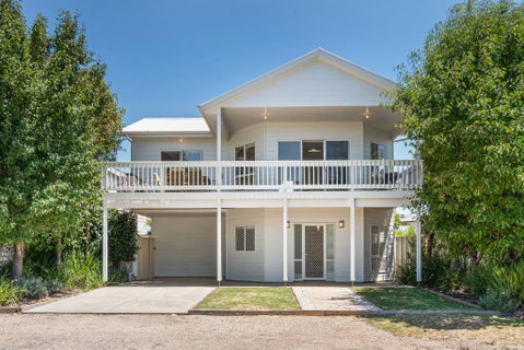 Chloe\'s Place - Aldinga Beach - C21 SouthCoast Holidays - Accommodation Guide 0