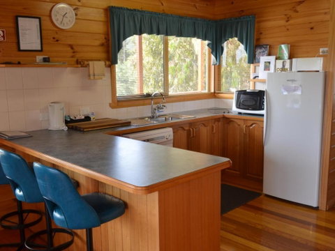 Coles Bay House - Accommodation Guide 2