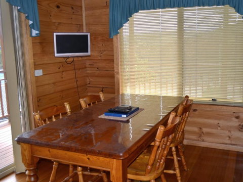 Coles Bay House - Accommodation Guide 3
