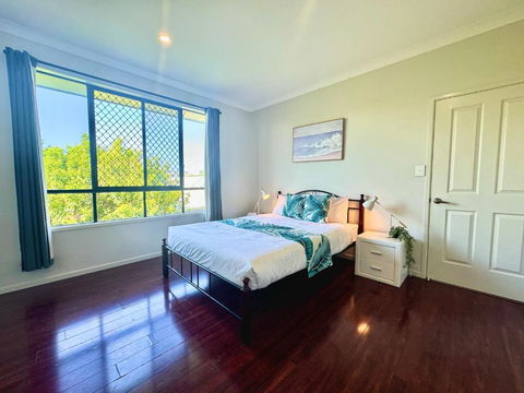 Cozy Share Suite In Coopers Plains - Double Room With Private Bathroom - Accommodation Guide 0