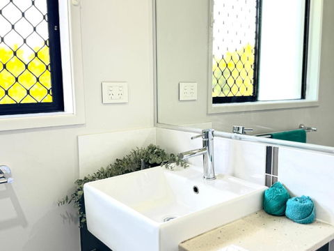 Cozy Share Suite In Coopers Plains - Double Room With Private Bathroom - Accommodation Guide 3