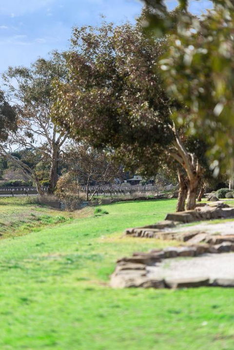Crimson Ridge - Wines, Vines And Dine - Accommodation Asia 4