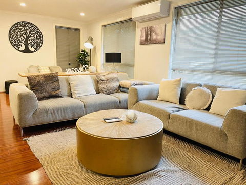 D130 The Link Fantasy Place - Accommodation Guide 2