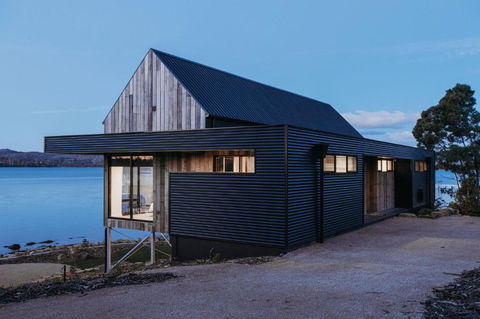 Deviot Boat House - Accommodation Asia 1