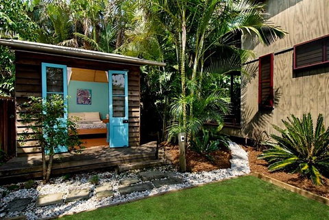 2b Manfred St - The Wave House - Accommodation Guide 2
