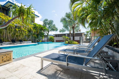3 Bedroom Ultimate Luxury Waterfront - Accommodation Asia 0