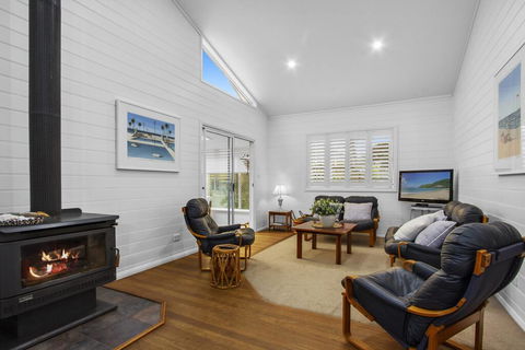 3 Macleay St, Narrawallee - Accommodation Asia 2