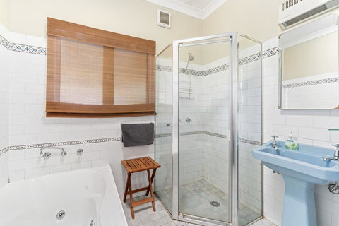 3 Sisters Blue Mountains Cottage - Accommodation Asia 3