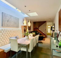 3 Storey Home Close Walk to Fox Studios SCG  City - Accommodation Asia