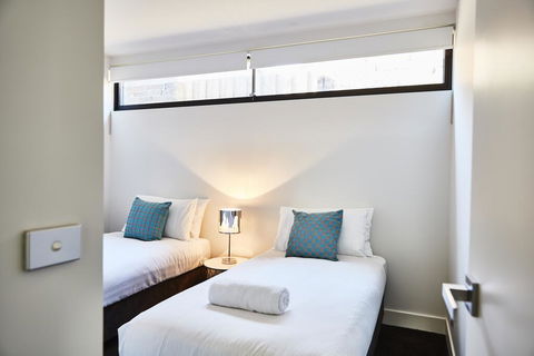 3-Bed House With Rooftop And Parking Near Yarra Park - Accommodation Guide 3