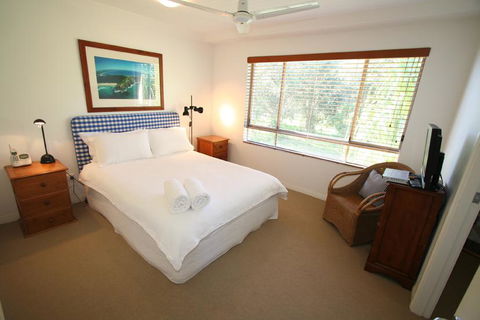 3/54 Lawson St - The Palms 3 - Accommodation Guide 3