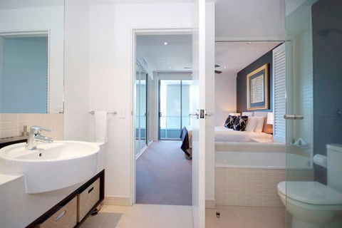 301 Harbour Lights - Accommodation Asia 1