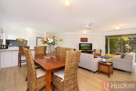 32 Beachside - Accommodation Guide 3