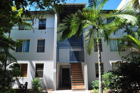 32/15 Rainbow Shores - Unit Overlooking Bushland With Shared Swimming Pool, Spa And Tennis Court - Accommodation Asia 0