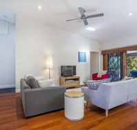 33 Bangalow - Narrawallee's Beautiful Bungalow - Accommodation Asia