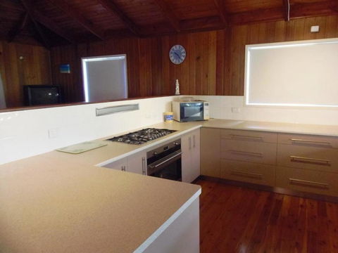 33 Cooloola Drive - Rainbow Beach, Walk To The Beach, Pet Friendly - Accommodation Asia 1