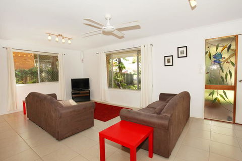 35 Santa Monica Avenue Coolum Beach, Pet Friendly, Linen Included - Accommodation Asia 2