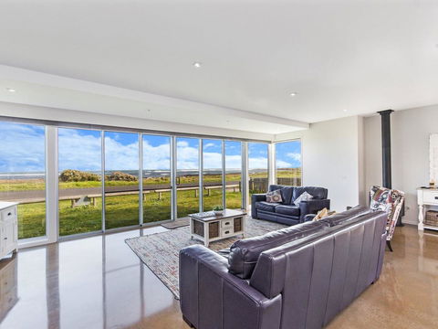 38 OCEANE - Accommodation Guide 0