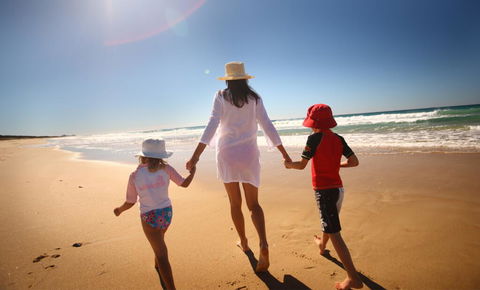 3BR Coolum Beach Escape , Courtyard, Pool, Spa, Tennis - Accommodation Asia 1