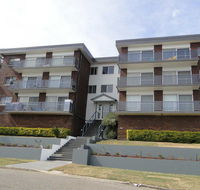 4 'Adriana' 83 Ronald Avenue - open plan living with backyard