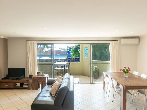 4/4 On First - Accommodation Asia 0