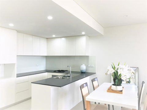 402 Kalina Apartments 2 Bedrooms - Accommodation China 0