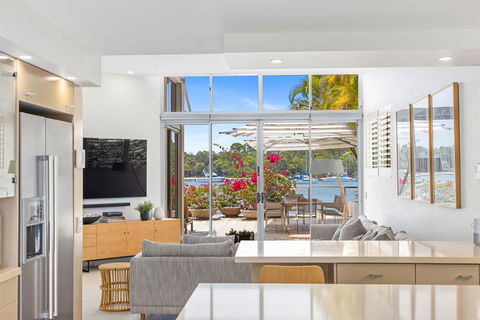 42 Noosa Parade - Accommodation Asia 2