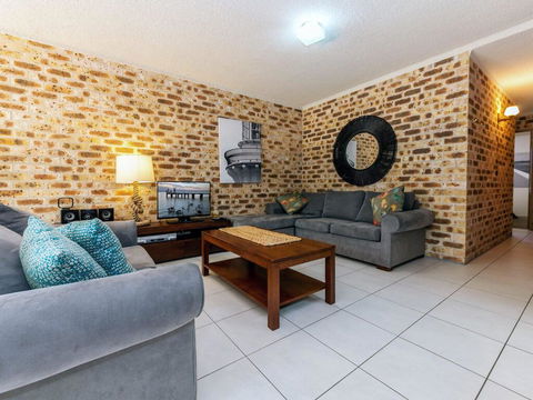 45 'Bay Parklands', 2 Gowrie Ave - Pool, Tennis Court, Spa & Across The Road To The Beach - Accommodation China 2