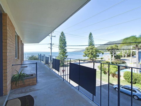 5 'SHOAL TOWERS', 11 SHOAL BAY RD - FANTASTIC LOCATION WITH WATER VIEWS - Accommodation Asia 0