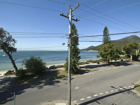 5 'SHOAL TOWERS', 11 SHOAL BAY RD - FANTASTIC LOCATION WITH WATER VIEWS - Accommodation Asia 2