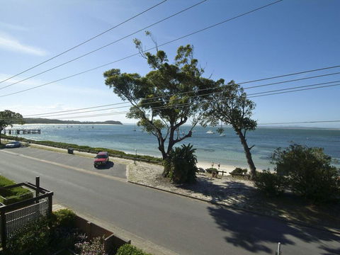 5 'SHOAL TOWERS', 11 SHOAL BAY RD - FANTASTIC LOCATION WITH WATER VIEWS - Accommodation Asia 3