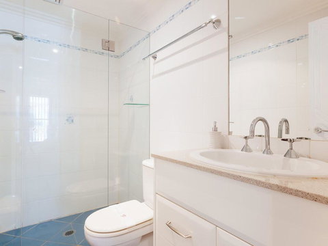 5 'The Outlook', 4 Ocean Parade - Overlooking Boat Harbour Beach And Ducted Air Conditioning - Accommodation Asia 2