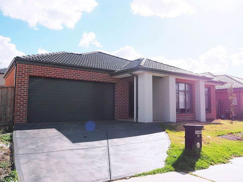 5 Bed 2 Bath Big House - Accommodation Asia 0