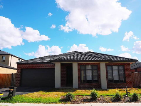 5 Bed 2 Bath Big House - Accommodation Asia 1