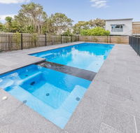 52 ON BAYVIEW - PET FRIENDLY OUTSIDE ONLY - Accommodation Asia