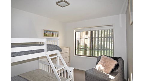 52 ON BAYVIEW - PET FRIENDLY (OUTSIDE ONLY) - Accommodation China 3