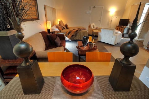53 On Victoria - Accommodation Guide 0
