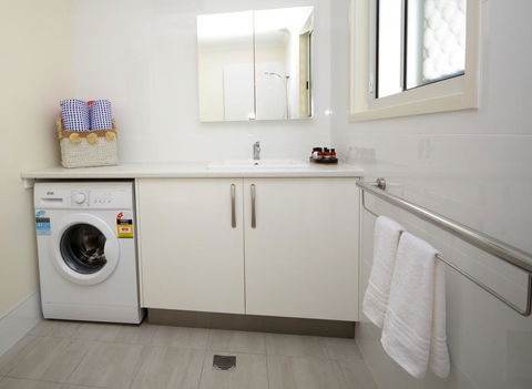 545 Esplanade - Accommodation Asia 1