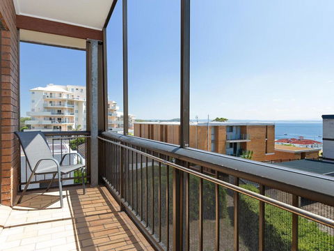 6 'Bahia', 47 Ronald Avenue - Fantastic Location With Filtered Water Views - Accommodation Asia 1