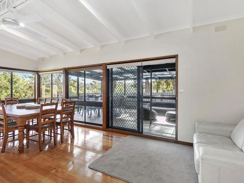 62 BINGLEY PARADE RIVERSEA HOUSE - Accommodation Asia 1