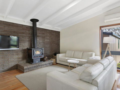 62 BINGLEY PARADE RIVERSEA HOUSE - Accommodation Asia 2