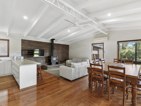 62 BINGLEY PARADE RIVERSEA HOUSE - Accommodation Asia 3