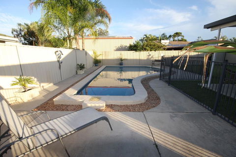 62 Tingira Close - Modern Lowset Home With Swimming Pool, Outdoor Area, Ample Parking. Pet Friendly - Accommodation Asia 0