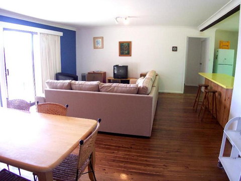 74 Ocean Parade - Accommodation Asia 2