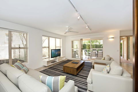 8 Alderly - Accommodation Asia 1